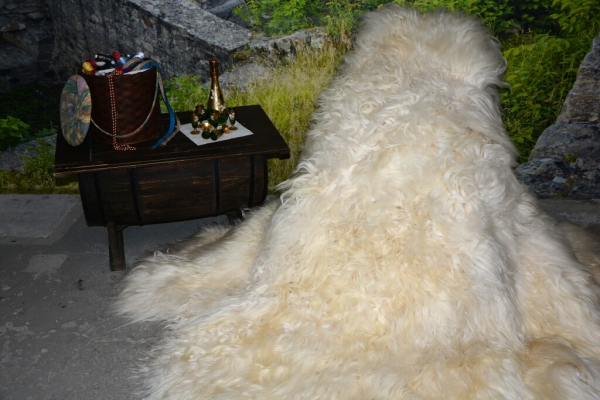 Island-Fellteppich Wollweiß XXL (180x200cm) – 15-20cm Langhaar